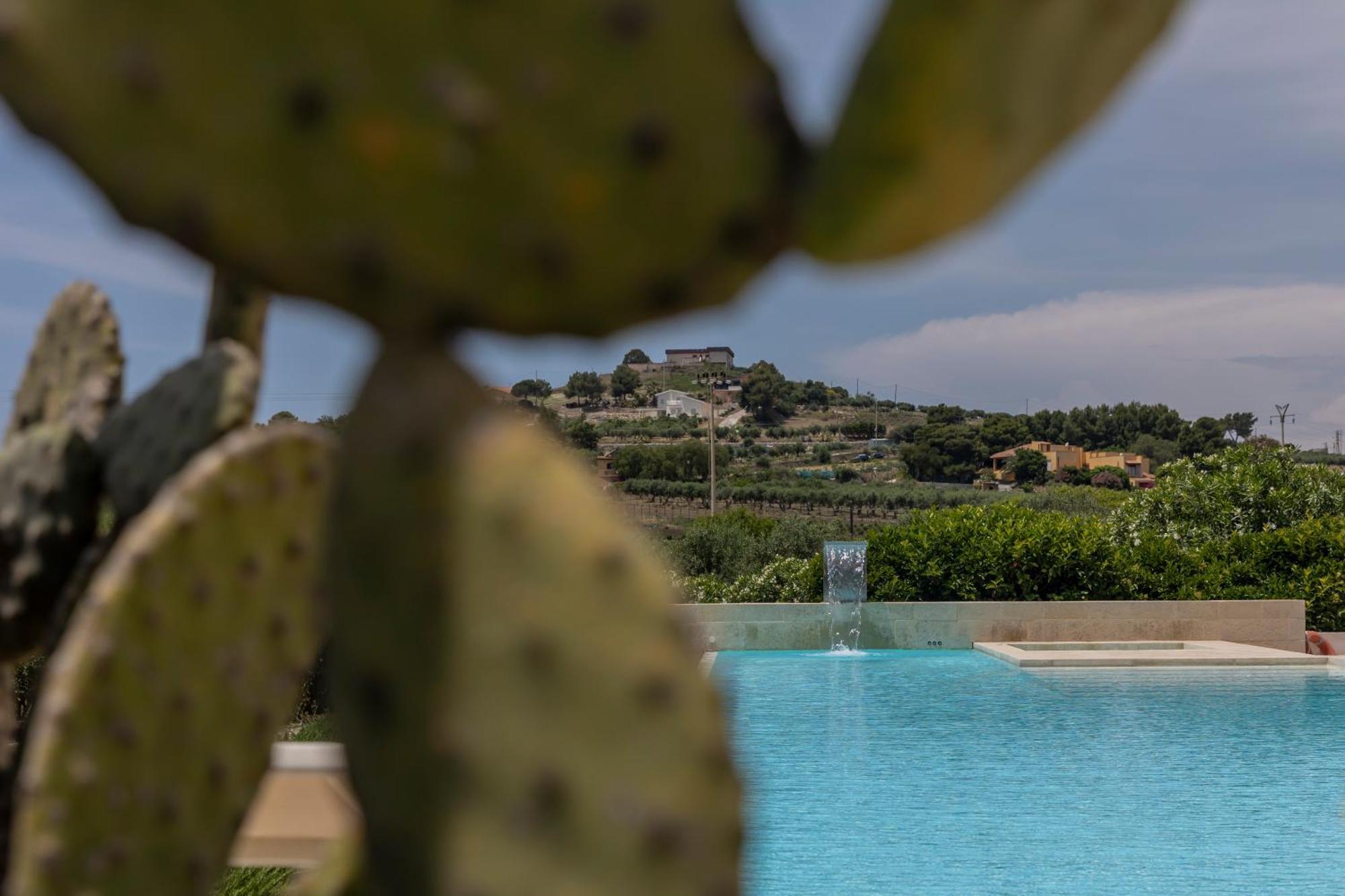 Borgo Giallonardo Wine Relais Realmonte Luaran gambar